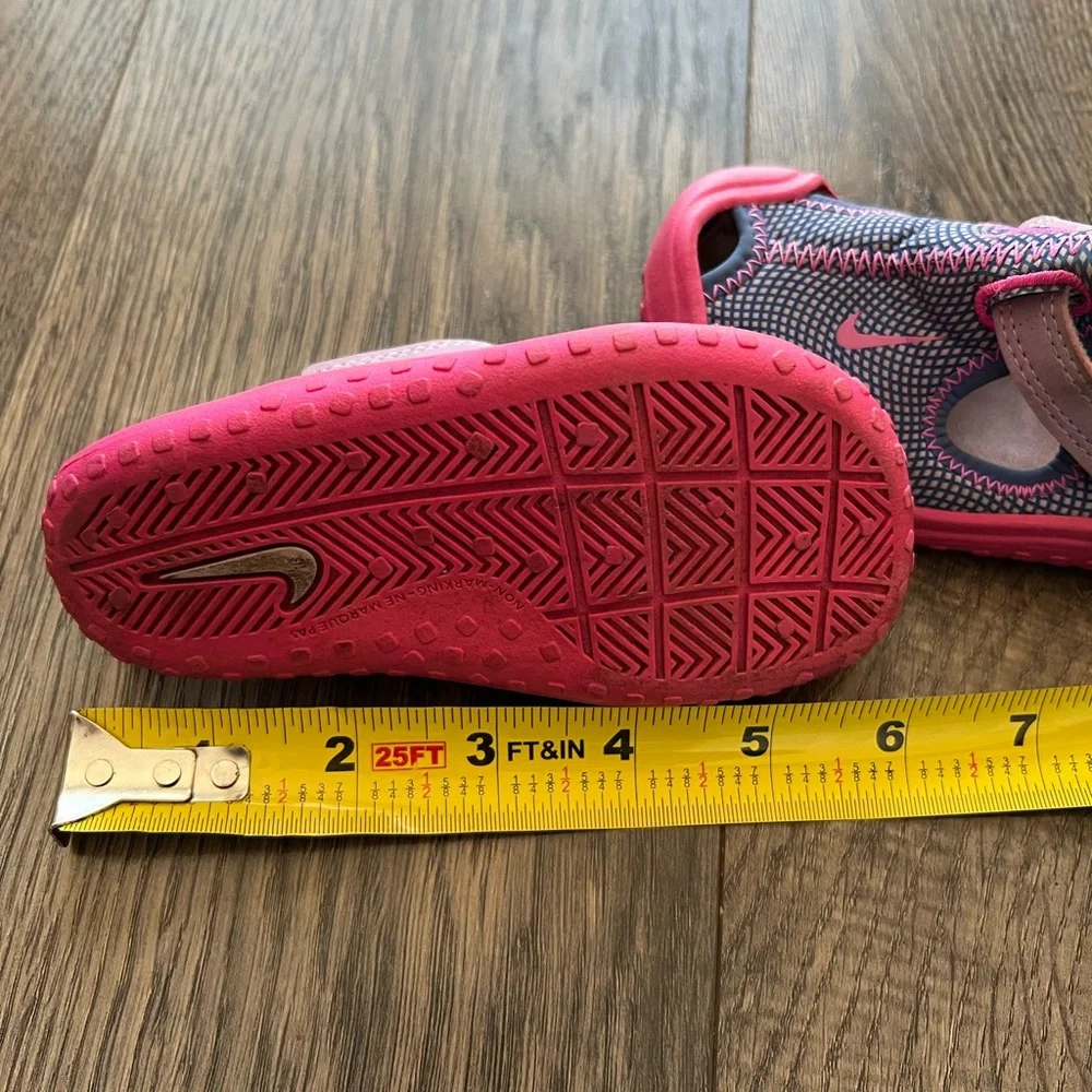 Nike sandals pink